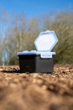 Zebco Secure-Lock Bait Box Aasdoos 2L (Incl. Zeef!)
